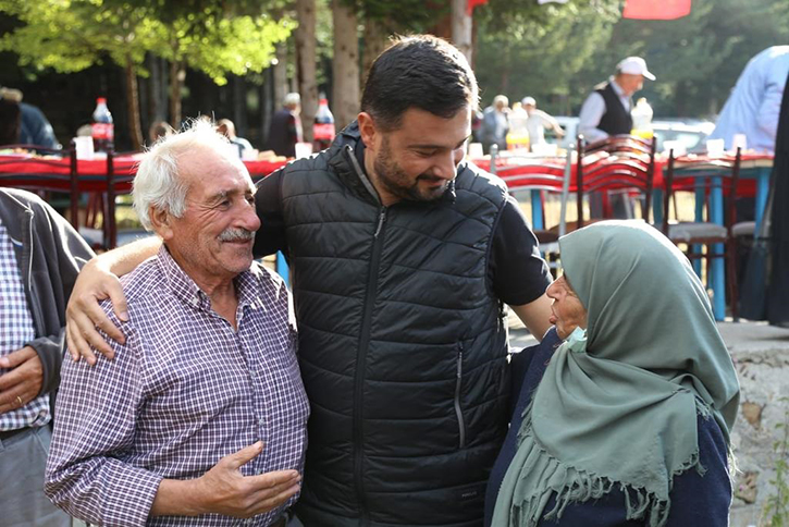 BAŞKAN ÖZTEKİN ANADOLU’NUN KÖYLERİNDE VATANDAŞLARLA BULUŞTU