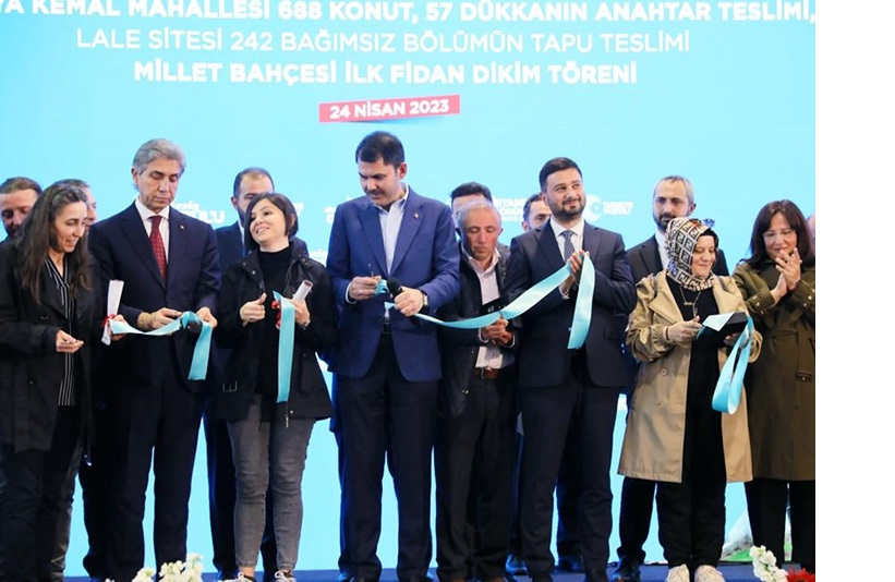 BAKAN KURUM KÂĞITHANE’DE ANAHTAR VE TAPU TESLİM TÖRENİNE KATILDI