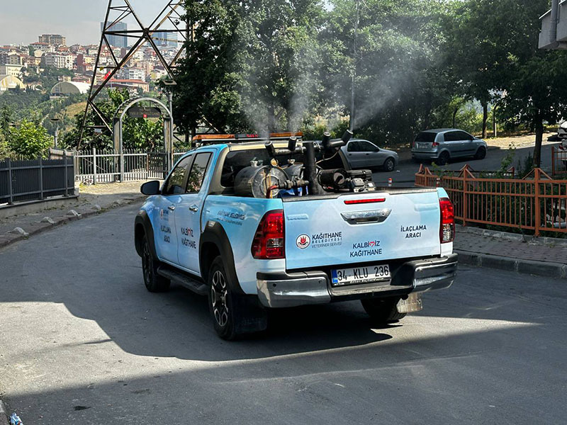 KÂĞITHANE’DE İLAÇLAMA ÇALIŞMALARI GECE-GÜNDÜZ DEVAM EDİYOR