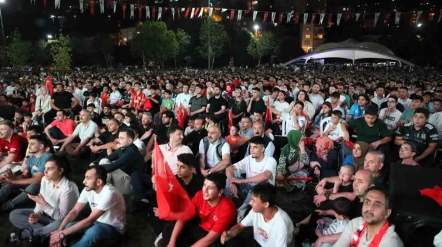 Kağıthaneliler, A Milli Futbol Takımı’nın maçlarını Hasbahçe’de izliyor