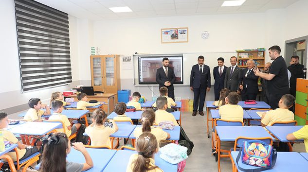 KÂĞITHANE’DE ÇOCUKLAR YENİ EĞİTİM ÖĞRETİM DÖNEMİNE BAŞLADI