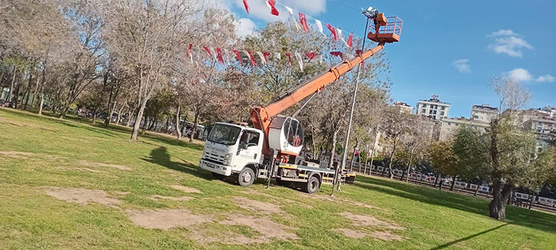 KÂĞITHANE’DE AYDINLATMA ÇALIŞMALARI DEVAM EDİYOR