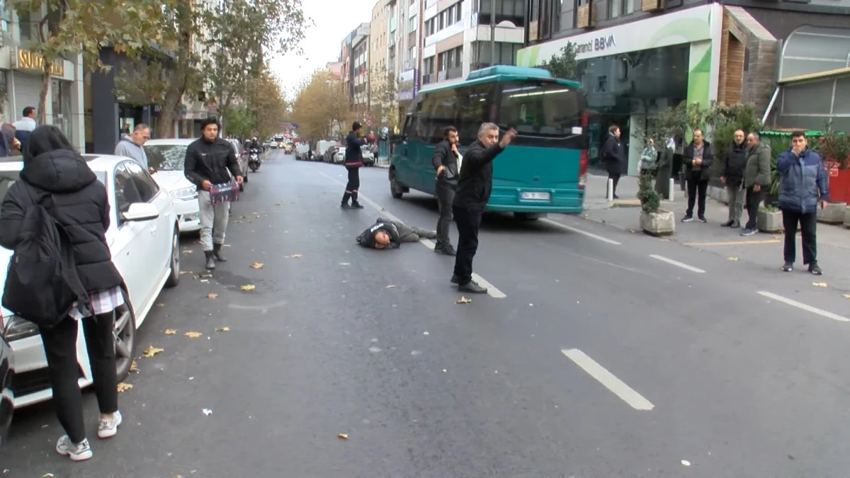 Kağıthane’de motosiklet yayaya çarptı