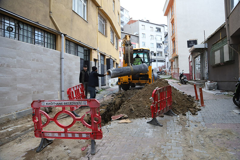 KÂĞITHANE’DE ALTYAPI ÇALIŞMALARI DEVAM EDİYOR